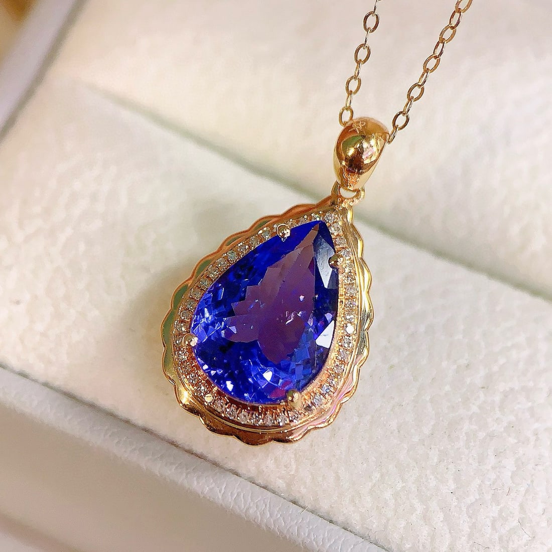 14k Gold 3.9 Ct Natural Tanzanite & Diamond Pendant( Without Chain ) - 2