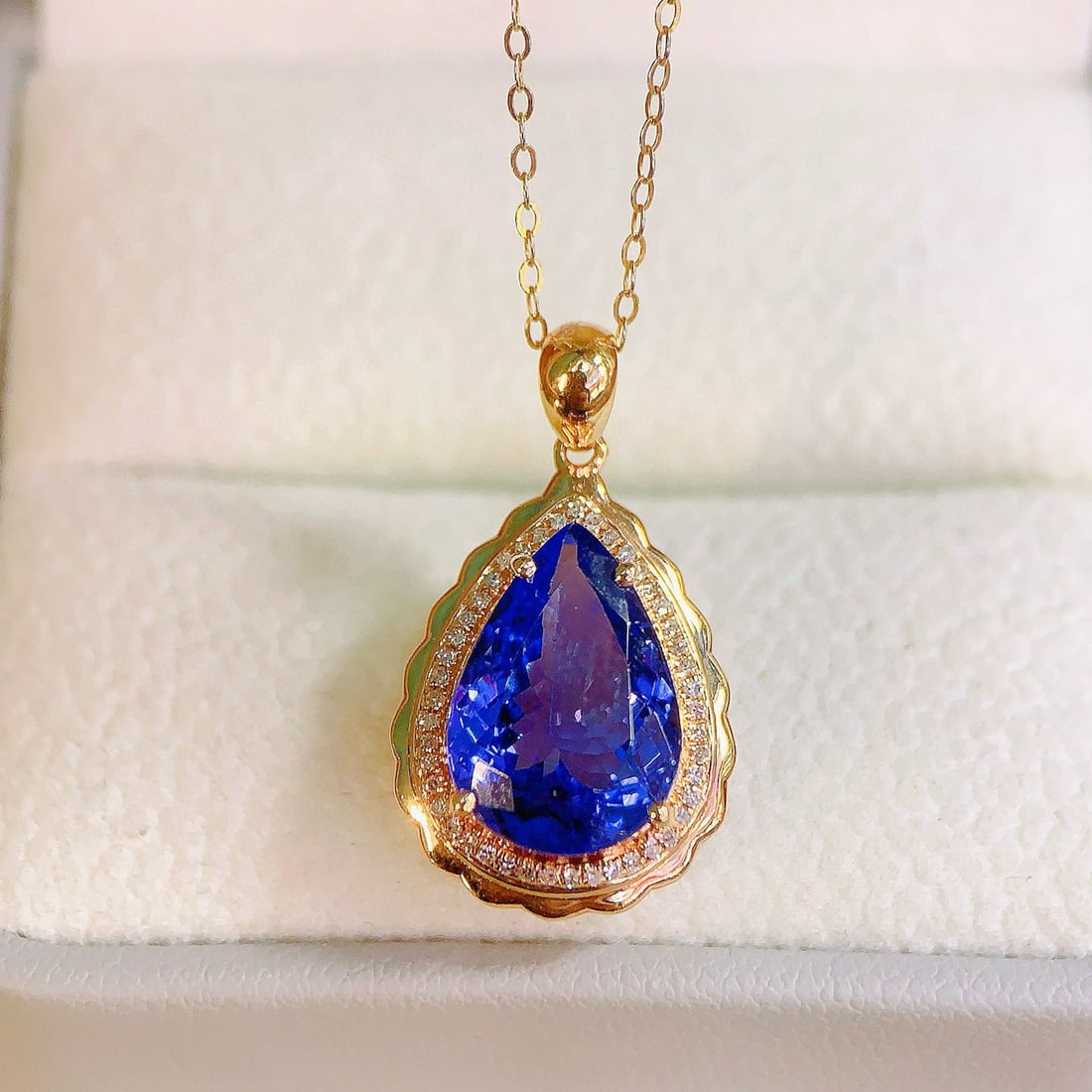 14k Gold 3.9 Ct Natural Tanzanite & Diamond Pendant( Without Chain ) - 3