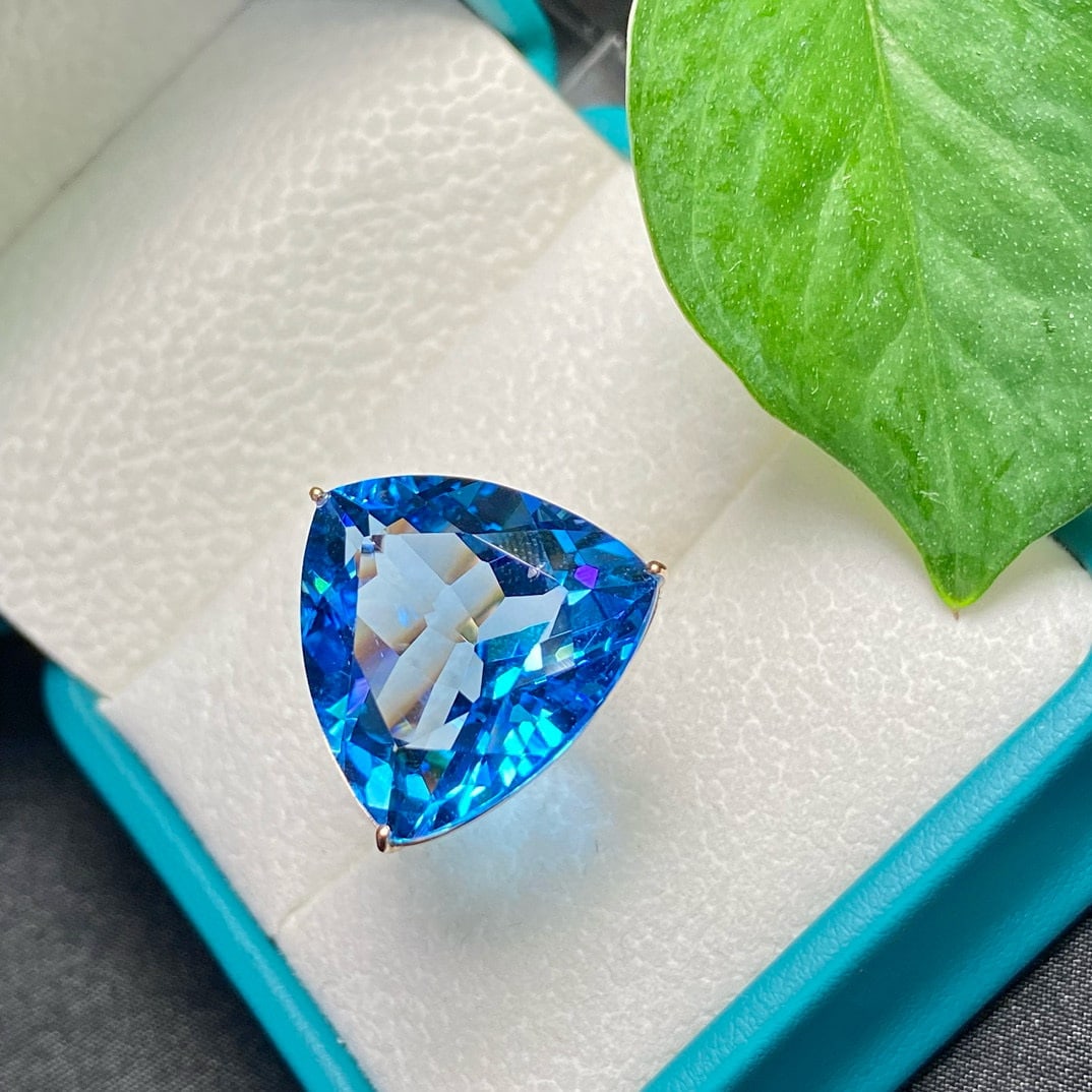 14k Gold 20.3 Ct Natural Topaz & Diamond Ring - 2