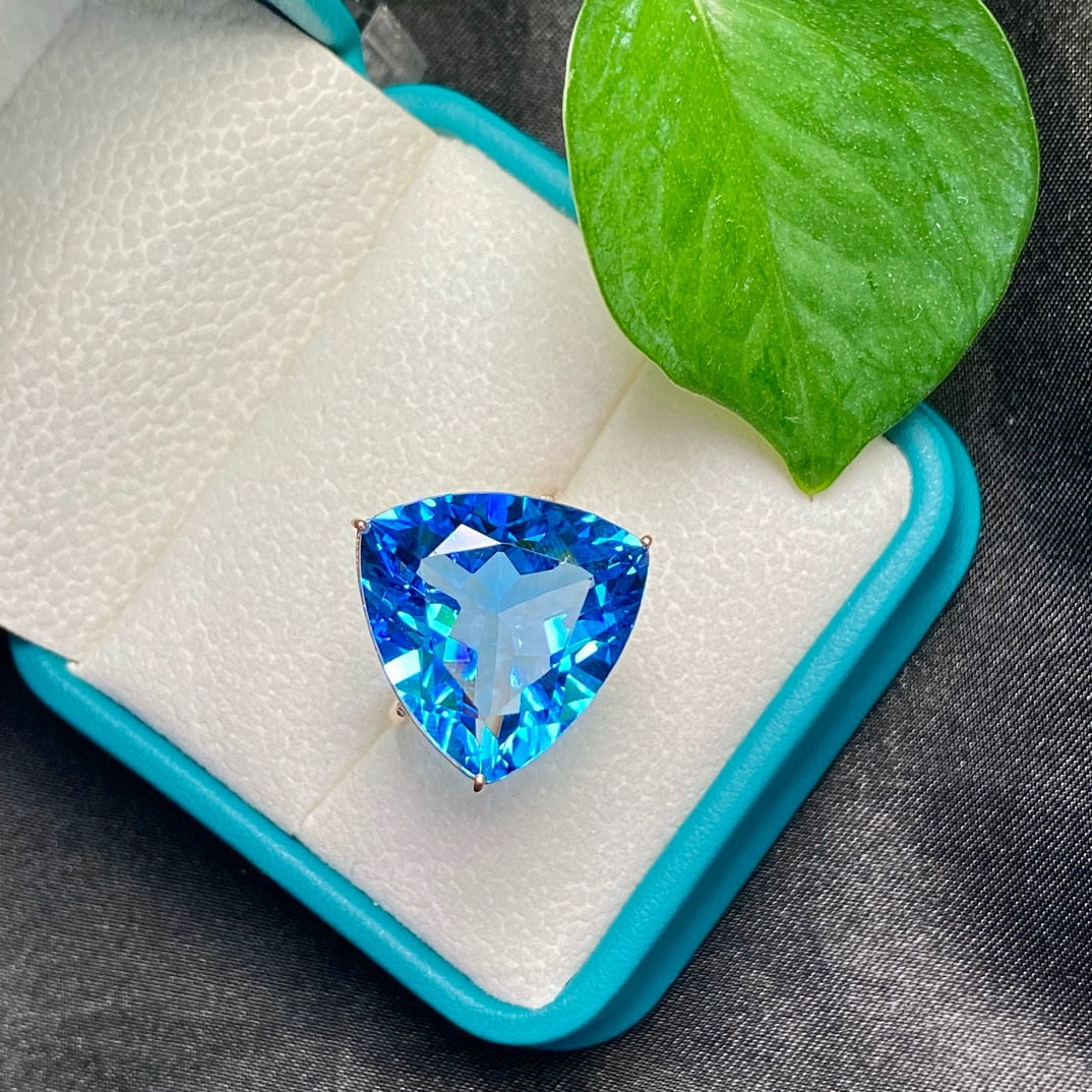 14k Gold 20.3 Ct Natural Topaz & Diamond Ring - 3