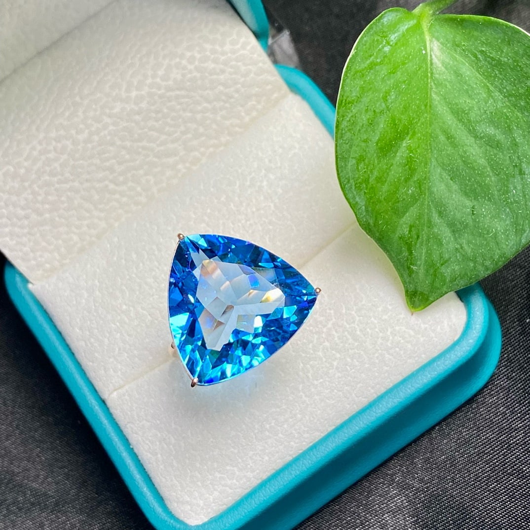 14k Gold 20.3 Ct Natural Topaz & Diamond Ring - 6