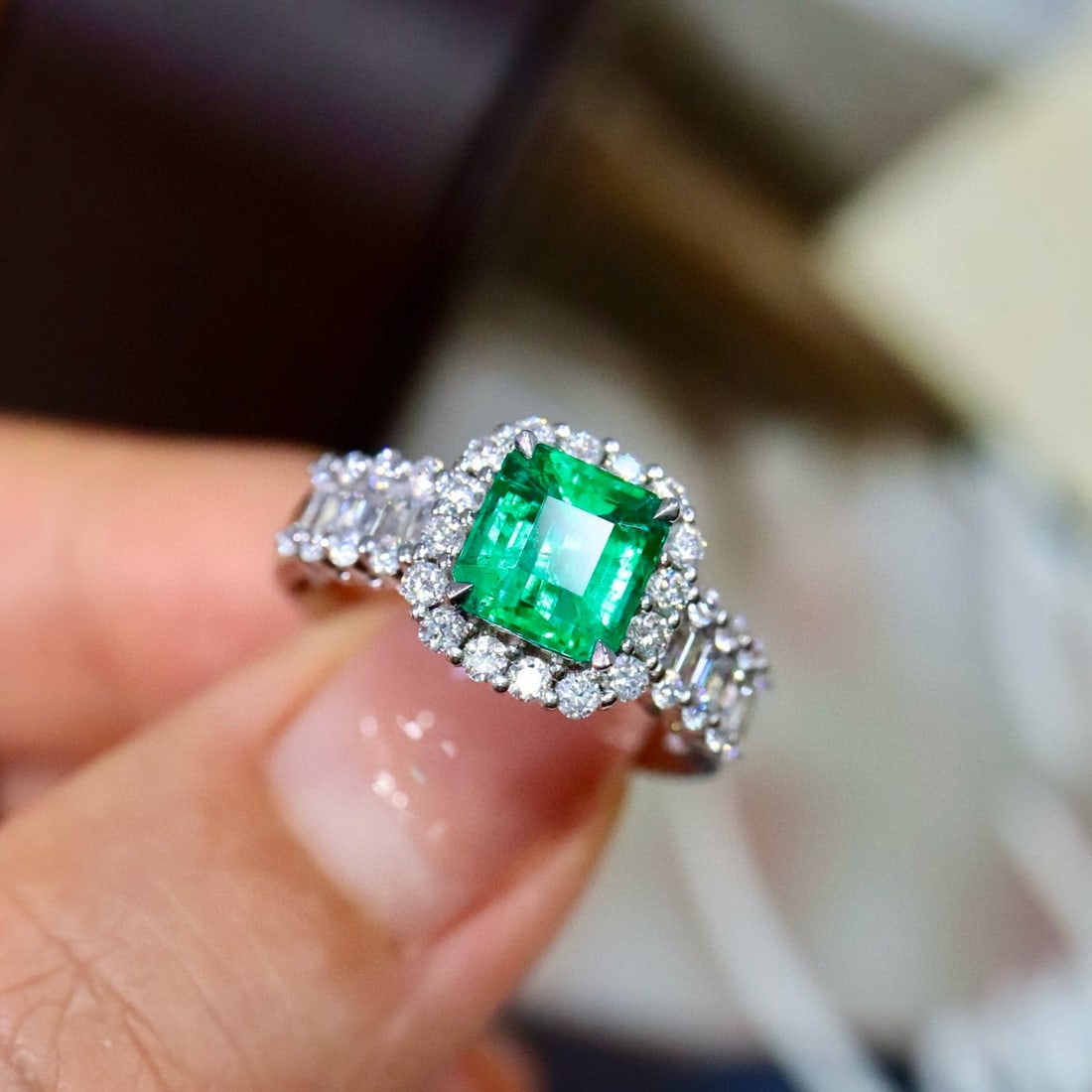14k Gold 1.99 Ctw Vivid Green Natural Emerald & Diamond Ring: Ref:230936306 // gold content:14k gold // ring size:7. 25us // // main gemstone:emerald // shape:octagonal // carat weight:1. 27ct // color:vivid green // treatment:natural // // adjacent gemstone