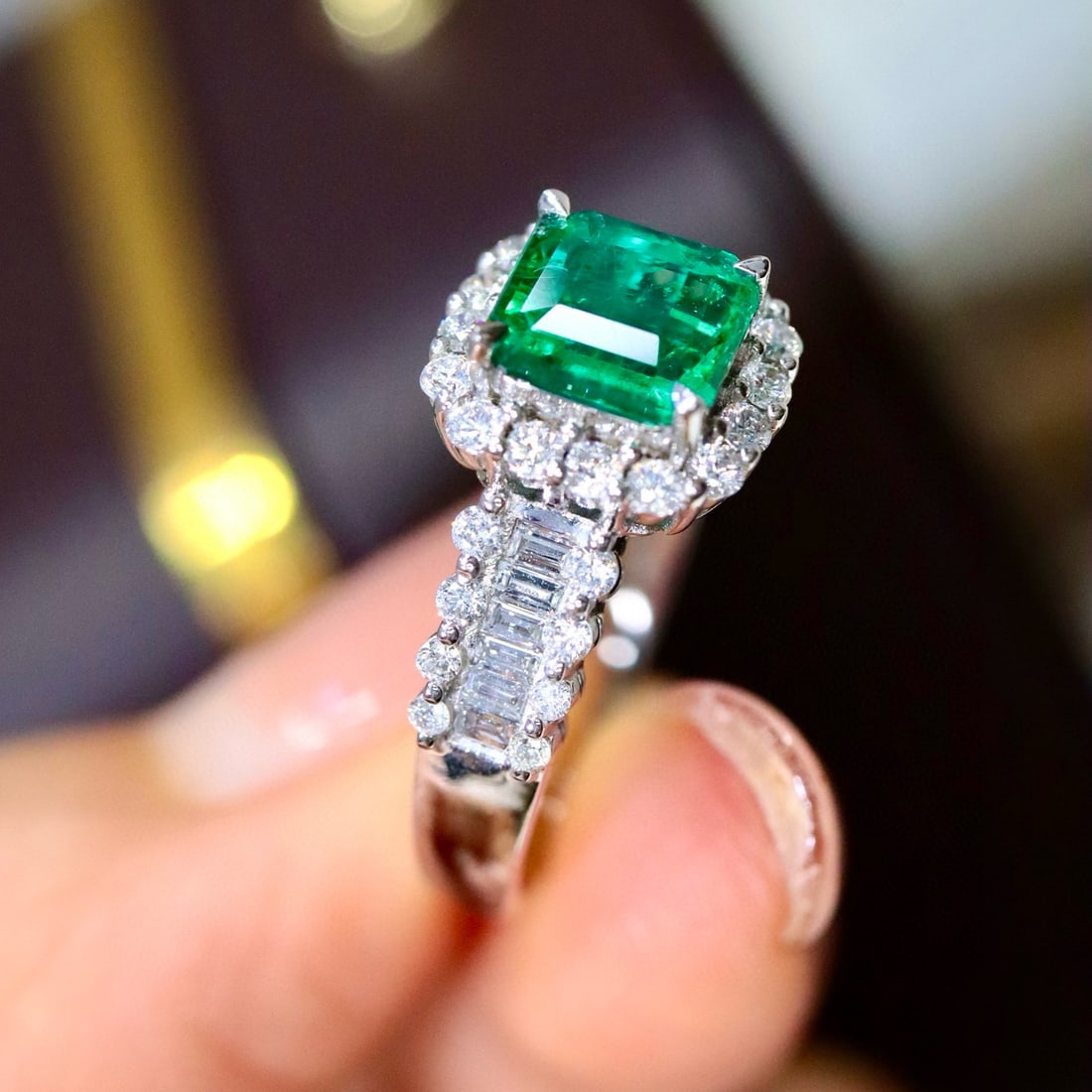 14k Gold 1.99 Ctw Vivid Green Natural Emerald & Diamond Ring - 2