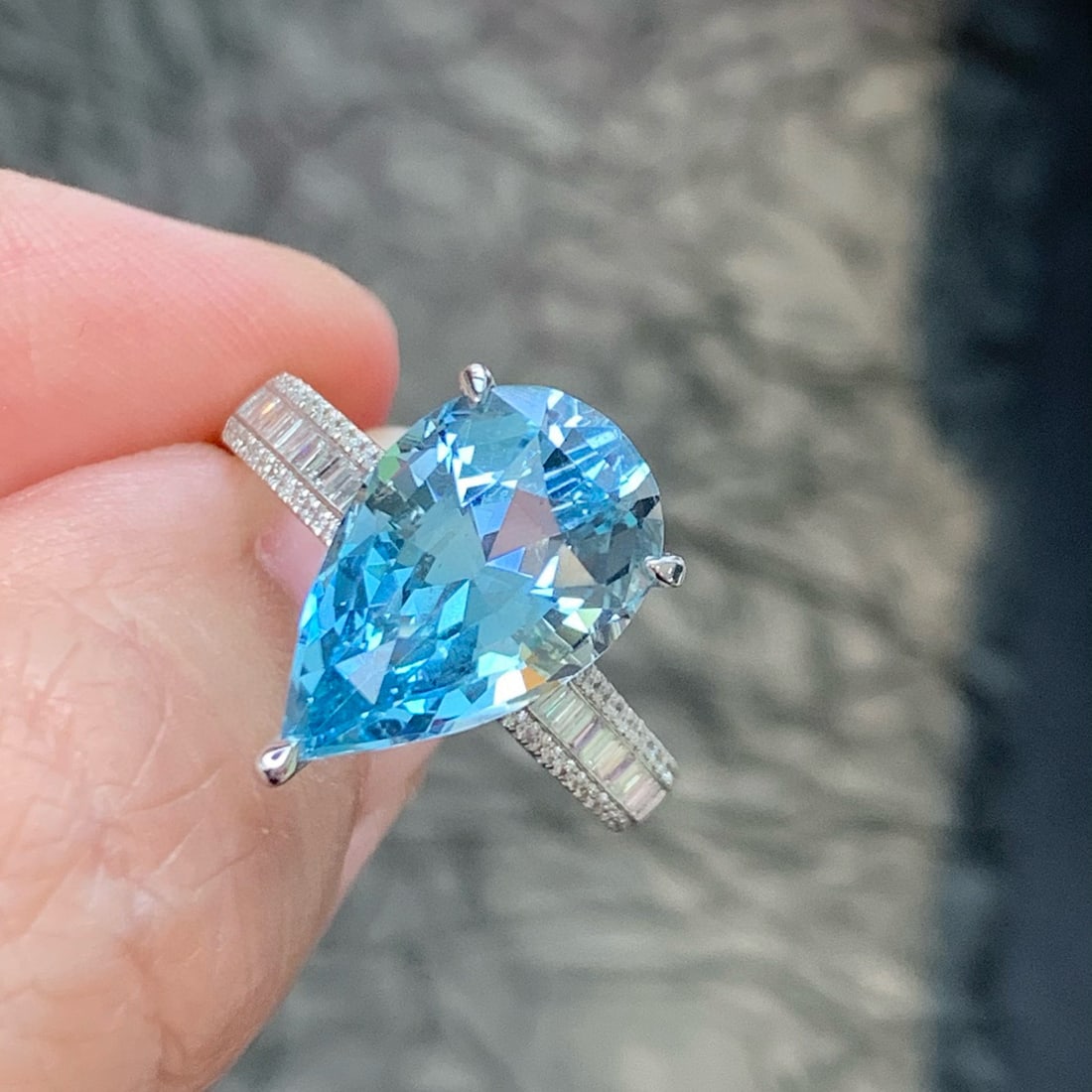 14k Gold 4.57 Ctw Natural Aquamarine & Diamond Ring - 4