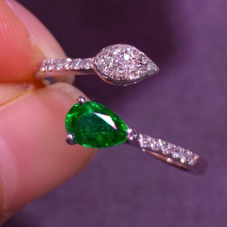 14k Gold 0.48 Ct Vivid Green Natural Emerald & Diamond Ring - 5