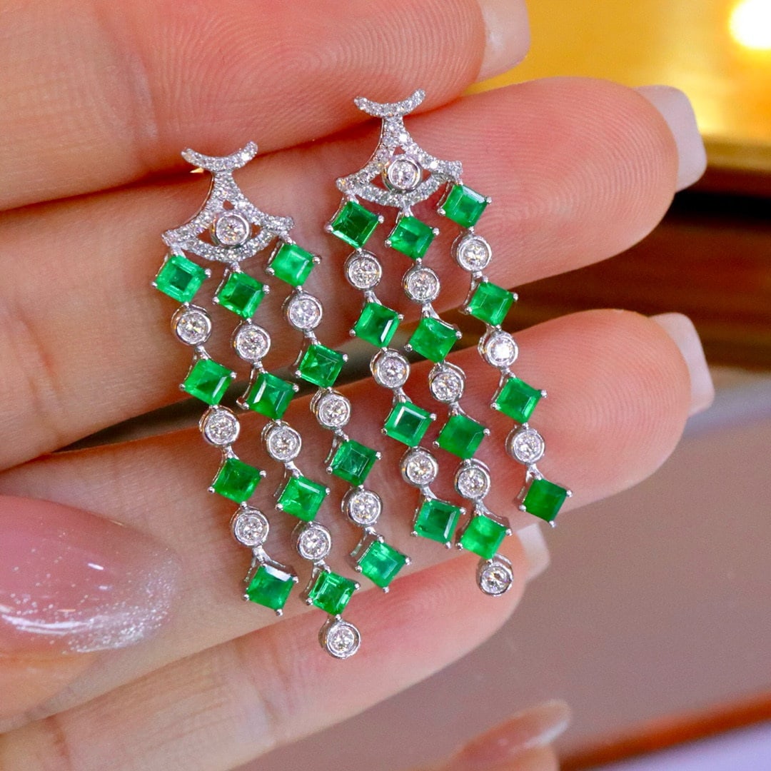 14k Gold 3.71 Ctw Vivid Green Natural Emerald & Diamond Earrings: Ref:230936339 // gold content:14k gold // main gemstone:emerald // shape:square // carat weight:3. 10ct // color:vivid green // treatment:natural // // adjacent gemstone 2 : diamond // shape:round