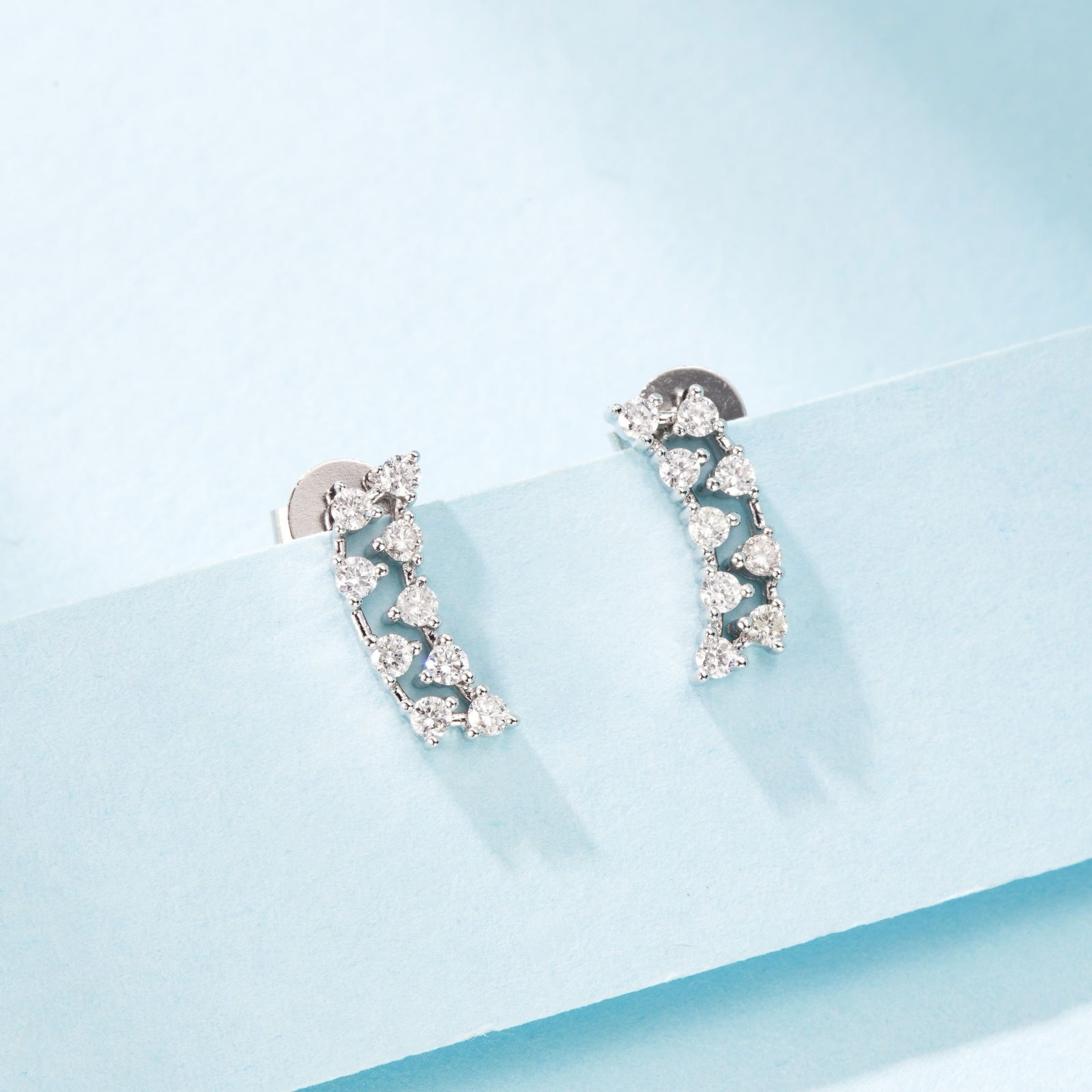 14k Gold 0.26 Ct Natural H Diamond Earrings: Ref:230936347 // gold content:14k gold // main gemstone:diamond // shape:round // carat weight:0. 26ct // clarity grade:vs-si // color:h // treatment:natural // cut grade:g // Condition: NewLow