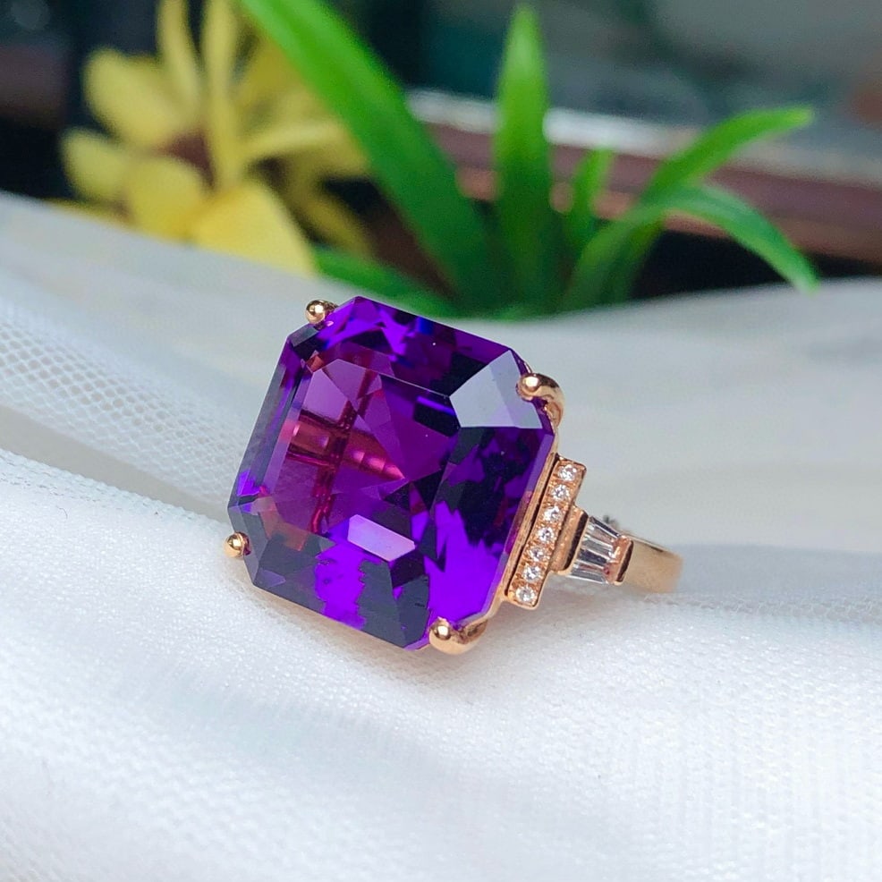 14k Gold 14.02 Ct Natural Amethyst & Diamond & Sapphire Ring - 2