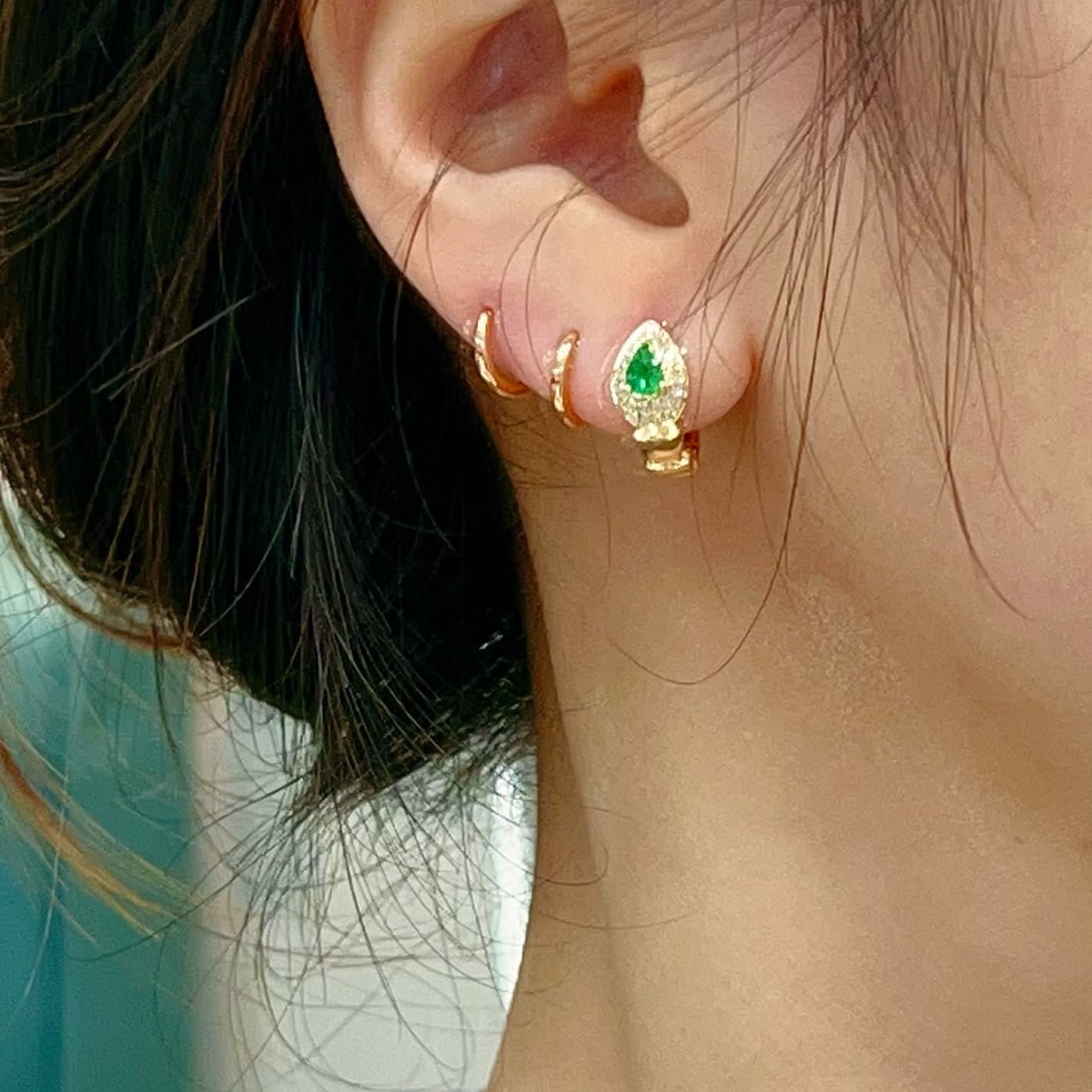 14k Gold 0.42 Ctw Vivid Green Natural Emerald & Diamond Earrings - 3