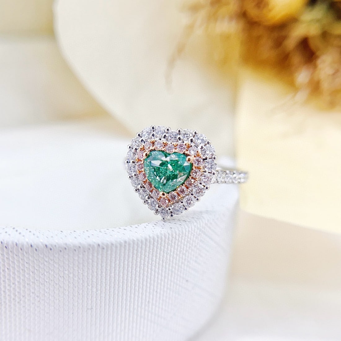 14k Gold 1.70 Ctw Natural Green Diamond & Diamond Ring - 2