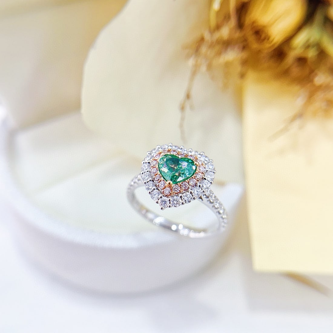 14k Gold 1.70 Ctw Natural Green Diamond & Diamond Ring - 3