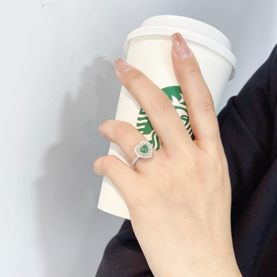 14k Gold 1.70 Ctw Natural Green Diamond & Diamond Ring - 4