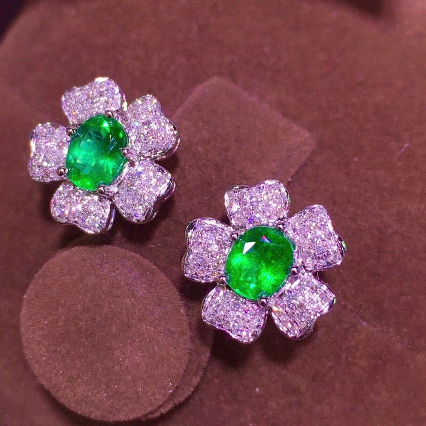 14k Gold 1.4 Ct Vivid Green Natural Emerald & Diamond Earrings - 3