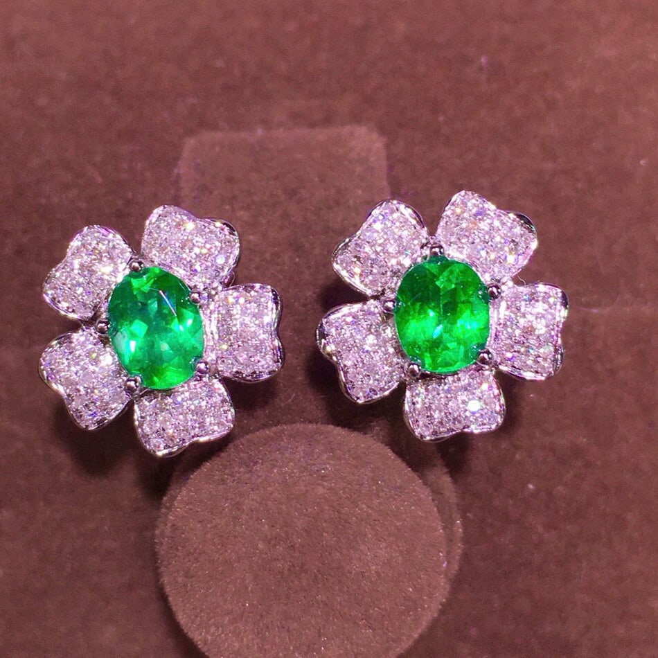 14k Gold 1.4 Ct Vivid Green Natural Emerald & Diamond Earrings - 4