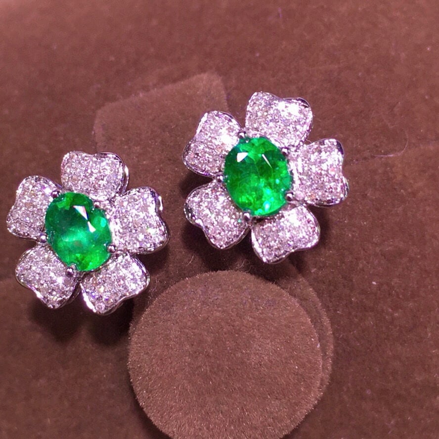 14k Gold 1.4 Ct Vivid Green Natural Emerald & Diamond Earrings - 5