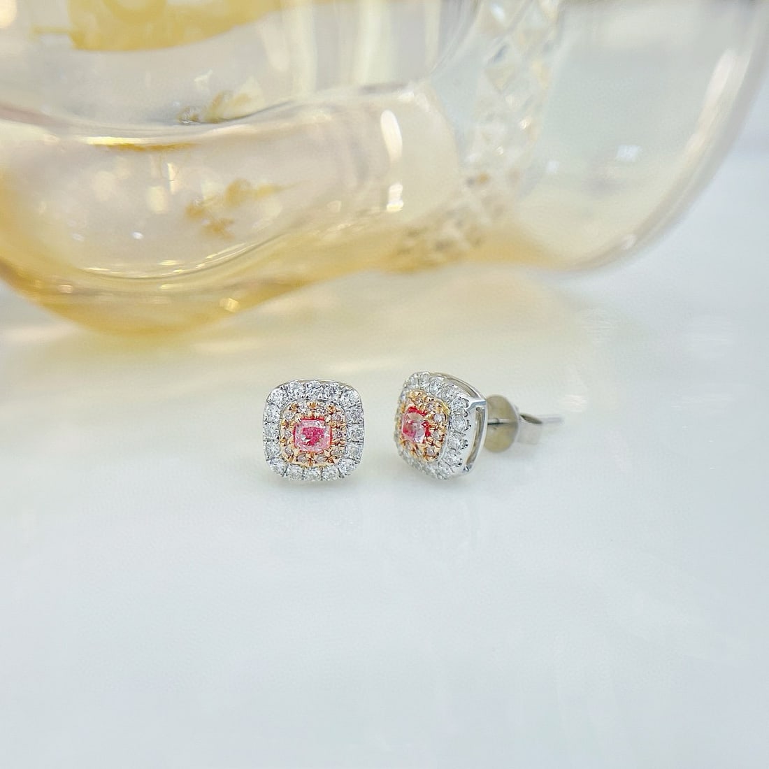 14k Gold 0.50 Ctw Natural Pink Diamond & Diamond Earrings: Ref:230936387 // gold content:14k gold // main gemstone:pink diamond // shape:cushion // carat weight:0. 20ct // color:pink // treatment:natural // // adjacent gemstone 2 : diamond // shape:round