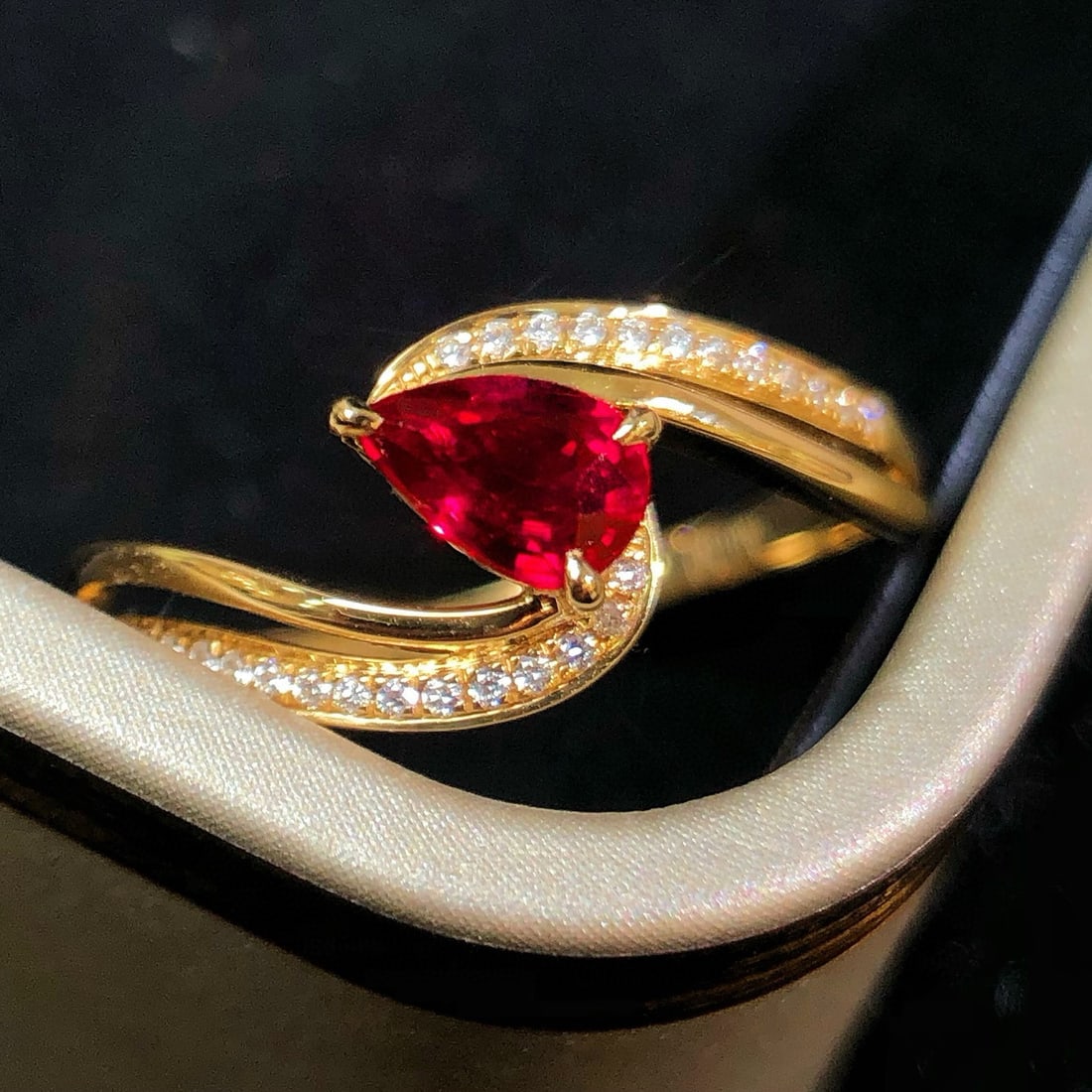 14k Gold 0.48 Ctw Natural Ruby & Diamond Ring - 2