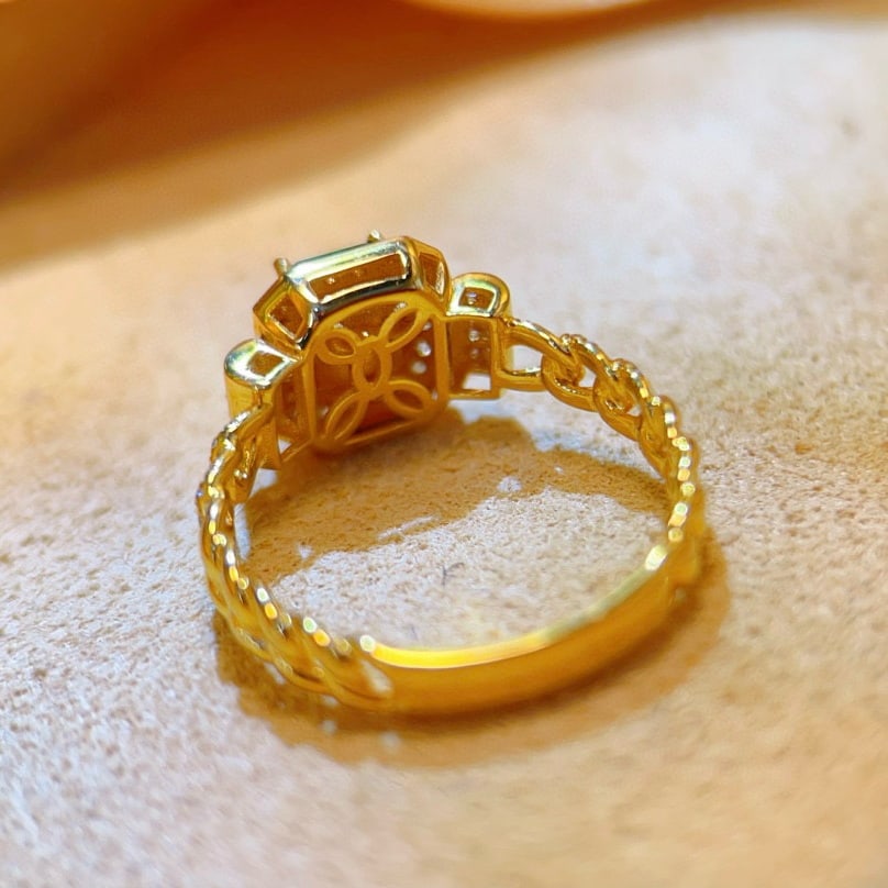 14k Gold 0.75 Ct Vivid Green Natural Emerald & Diamond Ring - 2