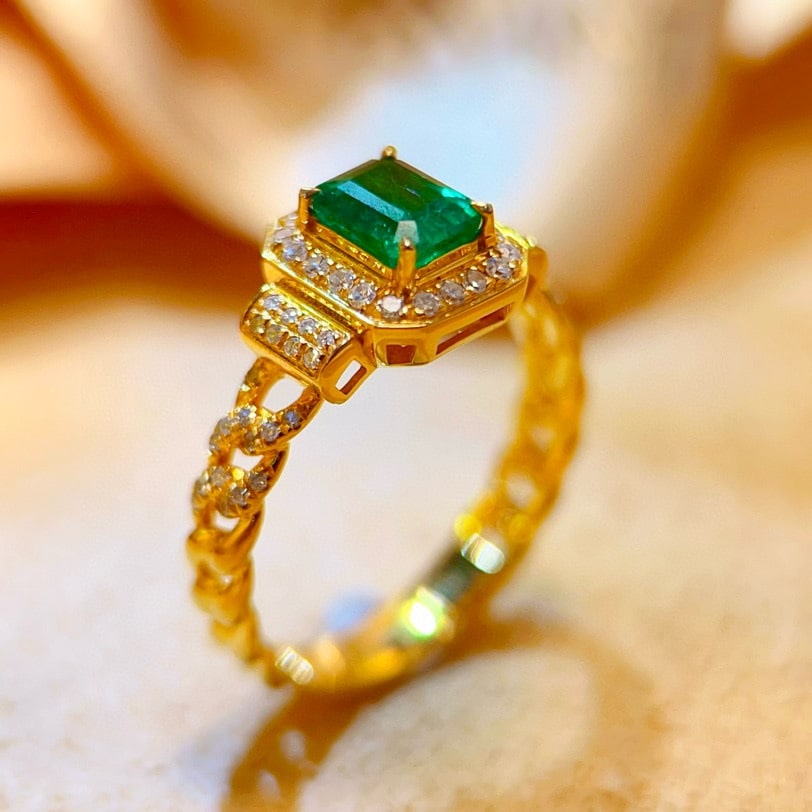 14k Gold 0.75 Ct Vivid Green Natural Emerald & Diamond Ring - 3