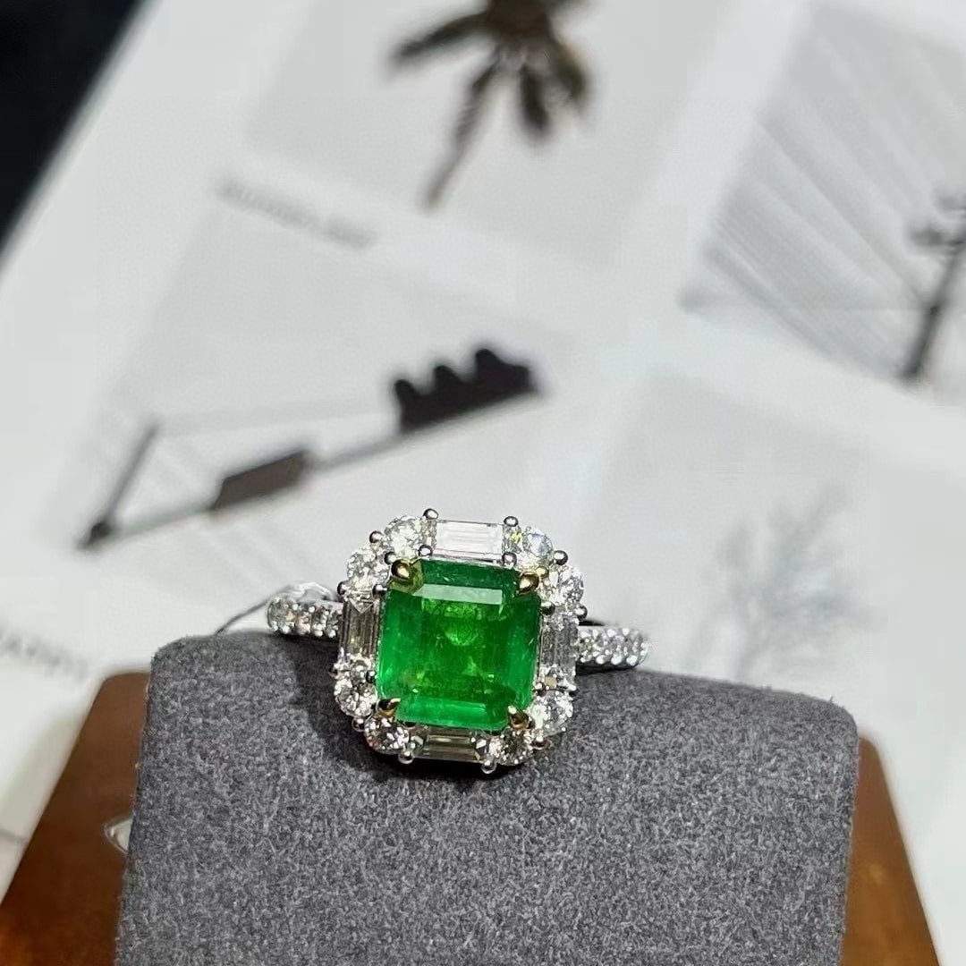 14k Gold 2.77 Ctw Vivid Green Natural Emerald & Diamond Ring: Ref:230936419 // gold content:14k gold // ring size:7. 25us // // main gemstone:emerald // shape:octagonal // carat weight:1. 8ct // color:vivid green // treatment:natural // // adjacent gemstone