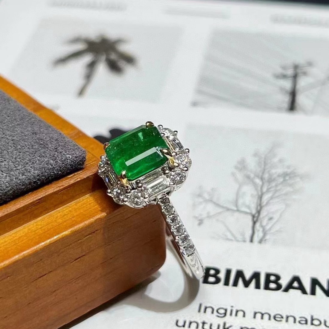 14k Gold 2.77 Ctw Vivid Green Natural Emerald & Diamond Ring - 2