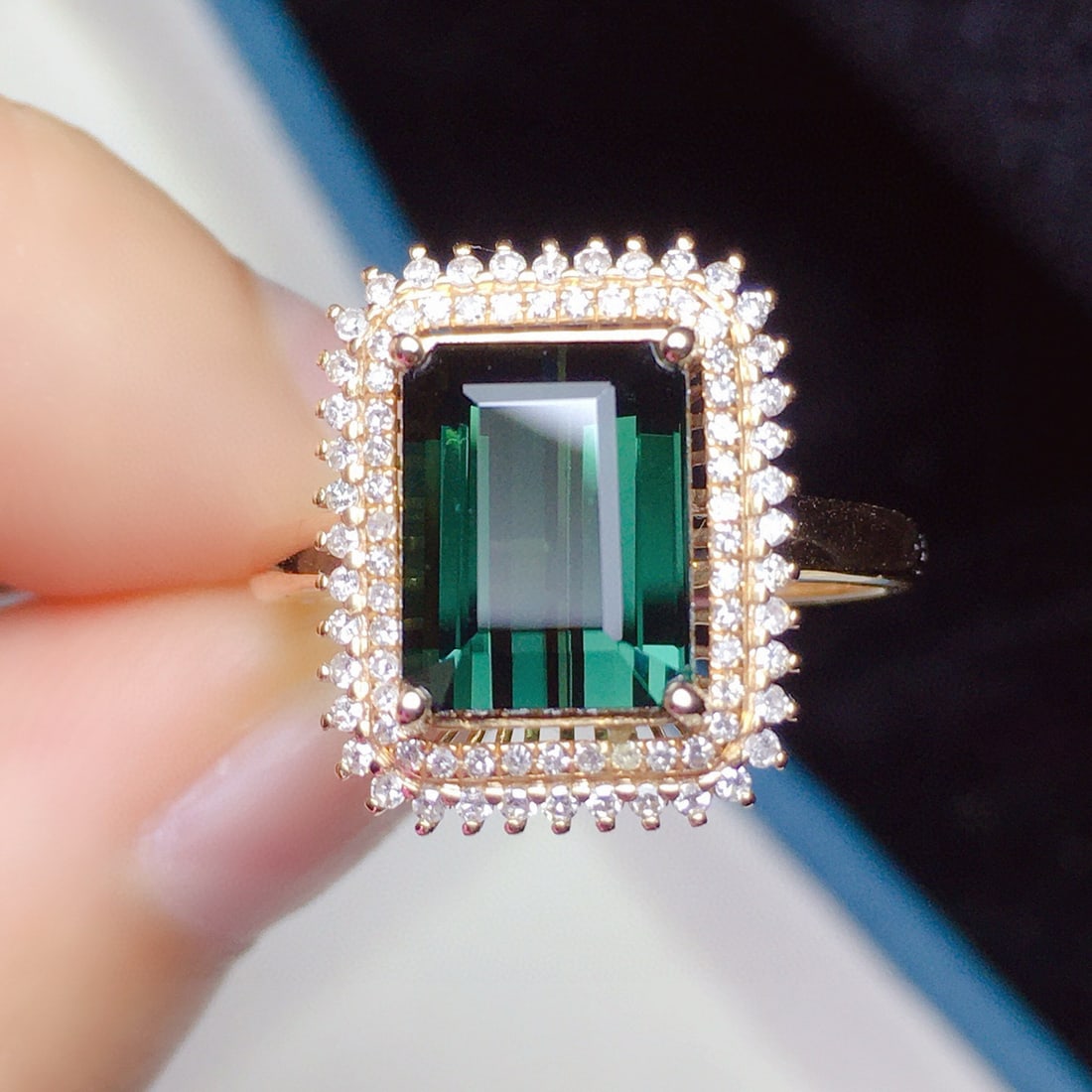 14k Gold 3.55 Ct Natural Tourmaline & Diamond Ring: Ref:230936422 // gold content:14k gold // ring size:7. 25us // // main gemstone:tourmaline // shape:octagonal // carat weight:3. 55ct // color:green // treatment:natural // // adjacent gemstone 2