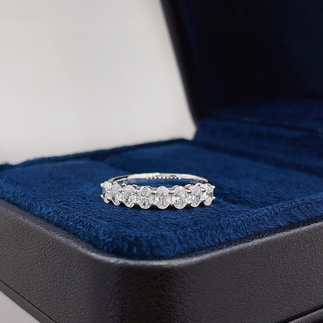 14k Gold 0.69 Ct Natural H Diamond Ring: Ref:230936425 // gold content:14k gold // ring size:7. 25us // // main gemstone:diamond // shape:oval // carat weight:0. 69ct // clarity grade:vs-si // color:h // treatment:natural // Condition: