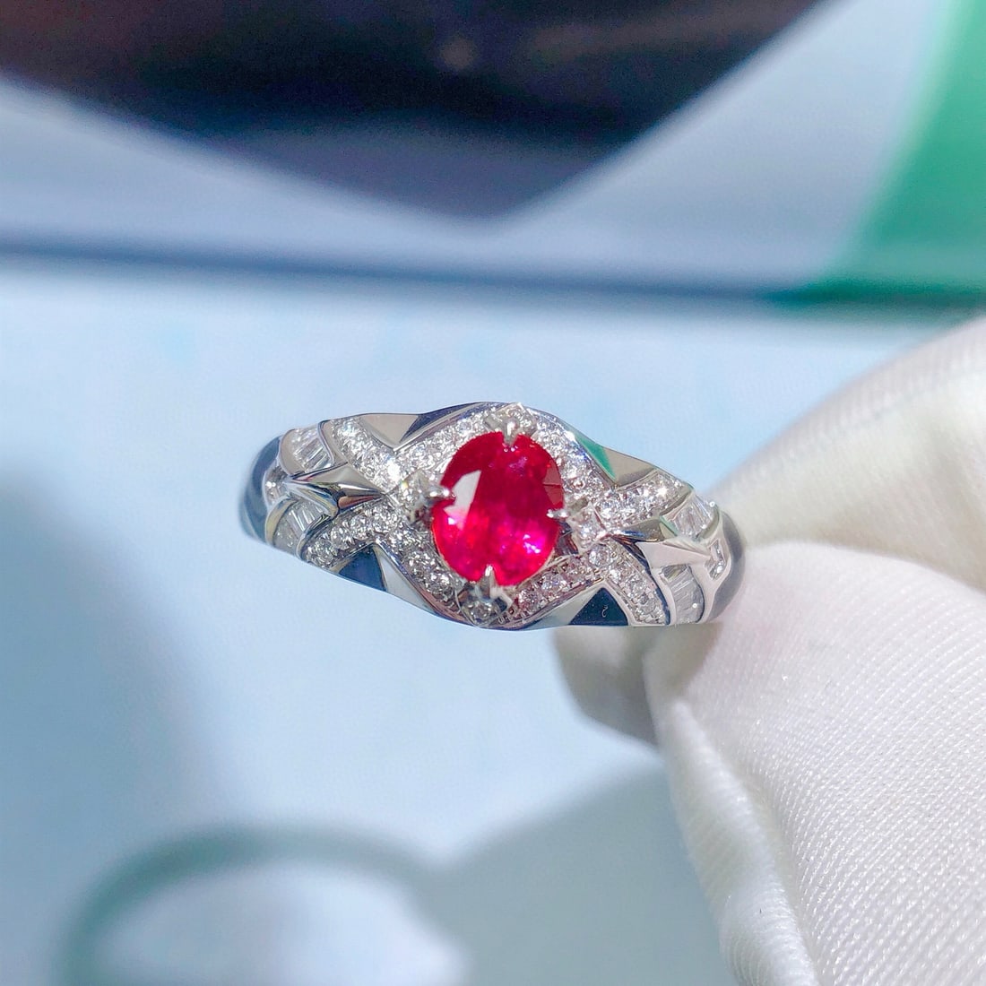 14k Gold 1.07 Ctw Natural Ruby & Diamond Ring: Ref:230936426 // gold content:14k gold // ring size:7. 25us // // main gemstone:ruby // shape:oval // carat weight:0. 87ct // color:pigeonblood red // treatment:natural // // adjacent gemstone 2 :