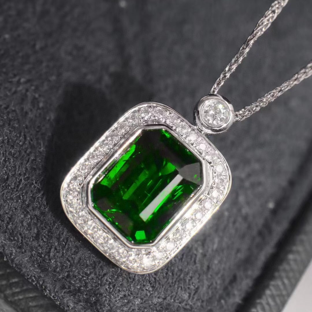 14k Gold 2.74 Ctw Vivid Green Natural Tsavorite & Diamond Pendant( Without Chain ) - 3