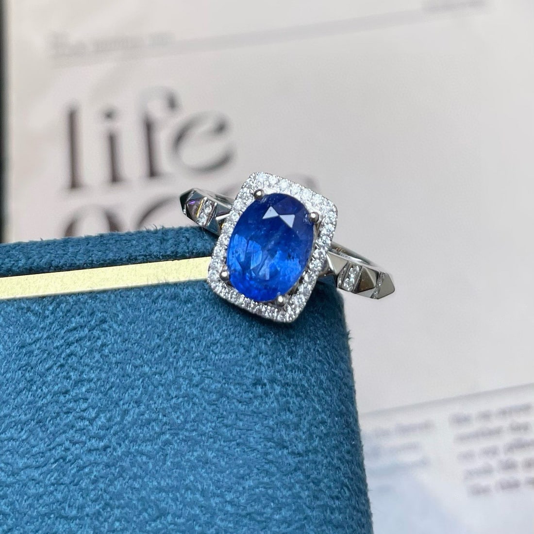 14k Gold 2.86 Ctw Natural Sapphire & Diamond Ring: Ref:230936428 // gold content:14k gold // ring size:7. 25us // // main gemstone:sapphire // shape:oval // carat weight:2. 7ct // color:cornflower blue // treatment:natural // // adjacent gemstone