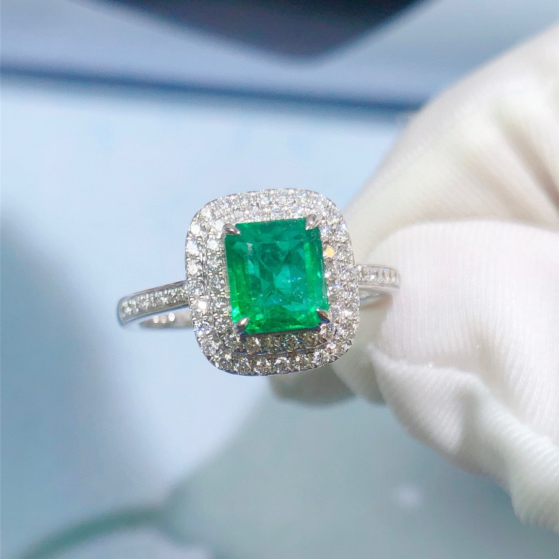14k Gold 1.52 Ctw Vivid Green Natural Emerald & Diamond Ring: Ref:230936429 // gold content:14k gold // ring size:7. 25us // // main gemstone:emerald // shape:octagonal // carat weight:1. 21ct // color:vivid green // treatment:natural // // adjacent gemstone