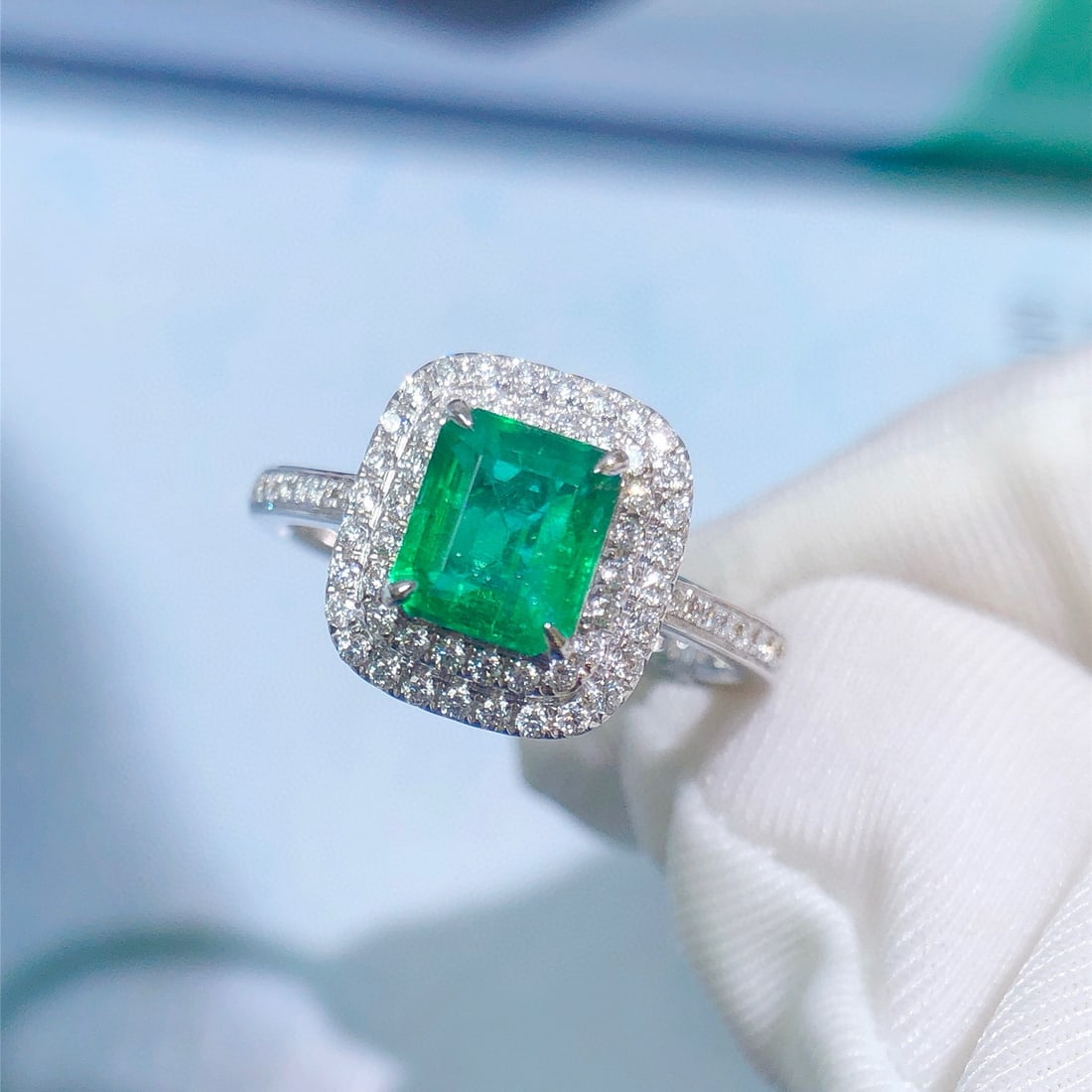 14k Gold 1.52 Ctw Vivid Green Natural Emerald & Diamond Ring - 7