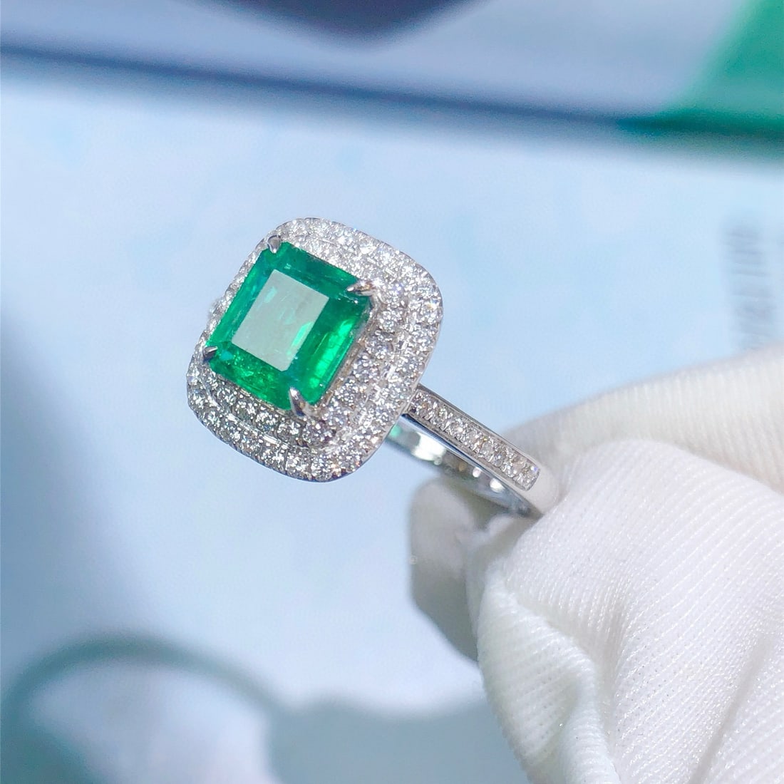 14k Gold 1.52 Ctw Vivid Green Natural Emerald & Diamond Ring - 8