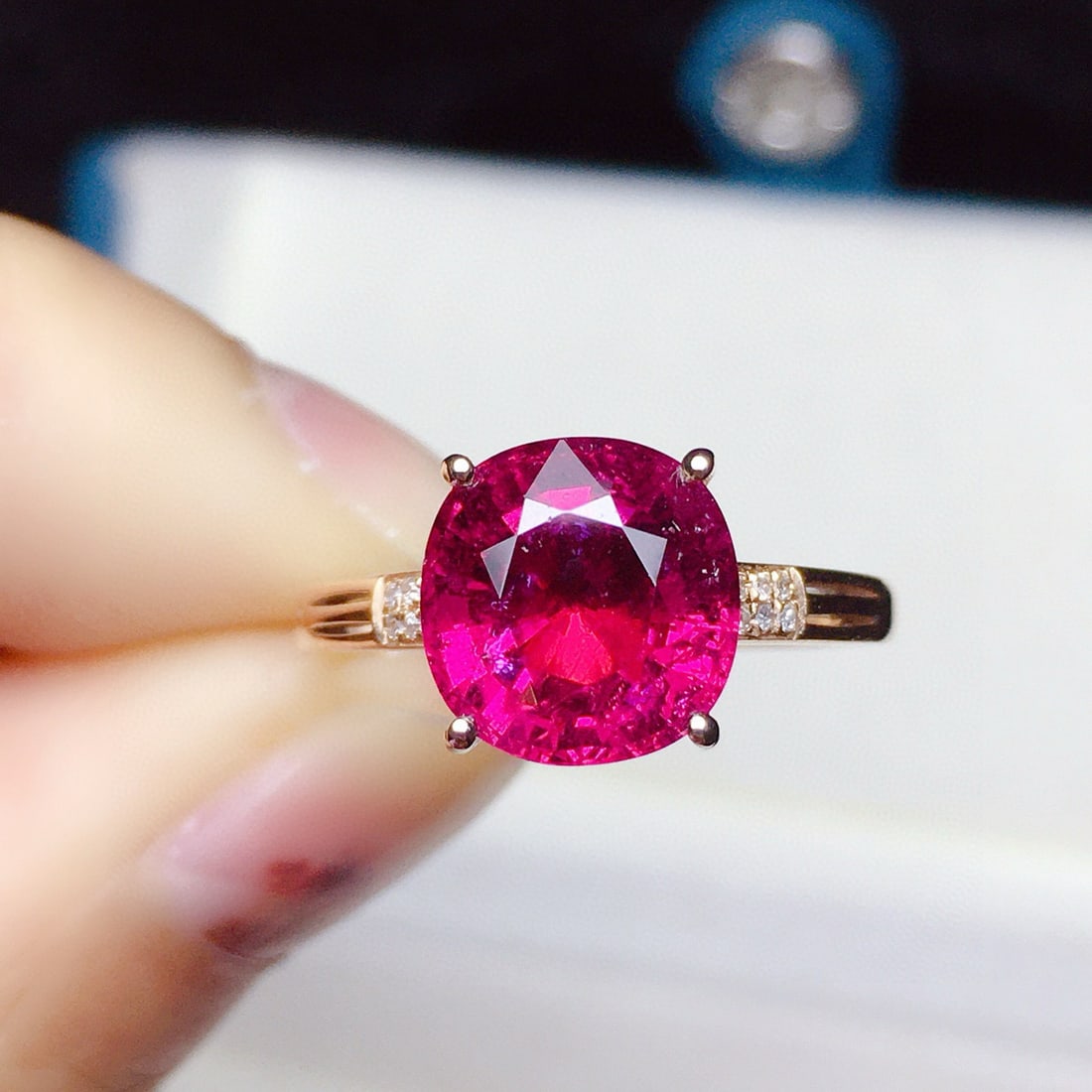 14k Gold 3.1 Ct Natural Tourmaline & Diamond Ring: Ref:230936438 // gold content:14k gold // ring size:7. 25us // // main gemstone:tourmaline // shape:cushion // carat weight:3. 1ct // color:red // treatment:natural // // adjacent gemstone 2 :