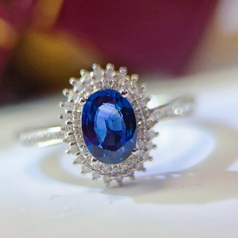 14k Gold 0.88 Ct Natural Sapphire & Diamond Ring: Ref:230936441 // gold content:14k gold // ring size:7. 25us // // main gemstone:sapphire // shape:oval // carat weight:0. 88ct // color:blue // treatment:natural // // adjacent gemstone 2 : diamond //