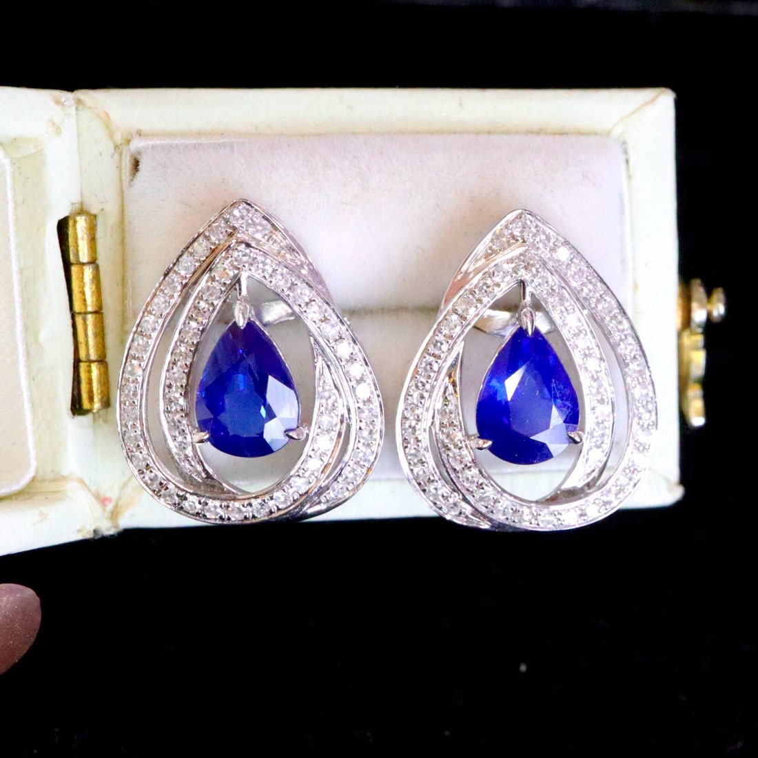 14k Gold 2.24 Ctw Natural Sapphire & Diamond Earrings: Ref:230936444 // gold content:14k gold // main gemstone:sapphire // shape:pear // carat weight:1. 75ct // color:royal blue // treatment:natural // // adjacent gemstone 2 : diamond // shape:round //