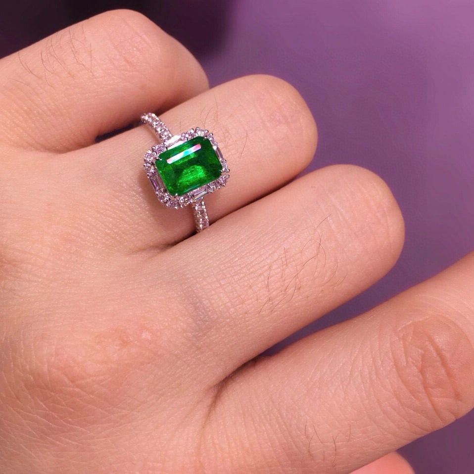 14k Gold 1.7 Ct Vivid Green Natural Emerald & Diamond Ring - 7