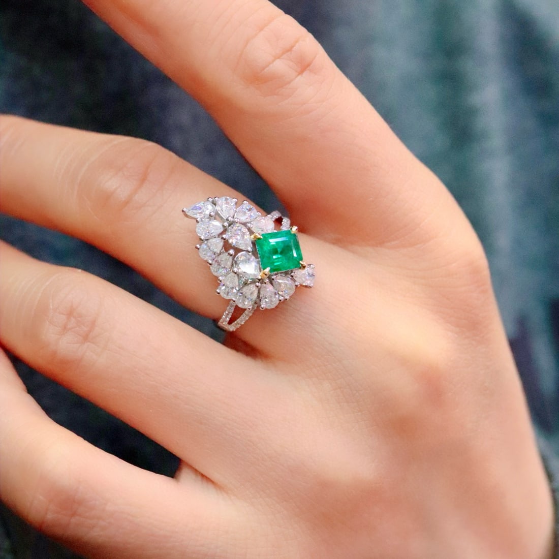 14k Gold 1.22 Ctw Vivid Green Natural Emerald & Diamond Ring - 6