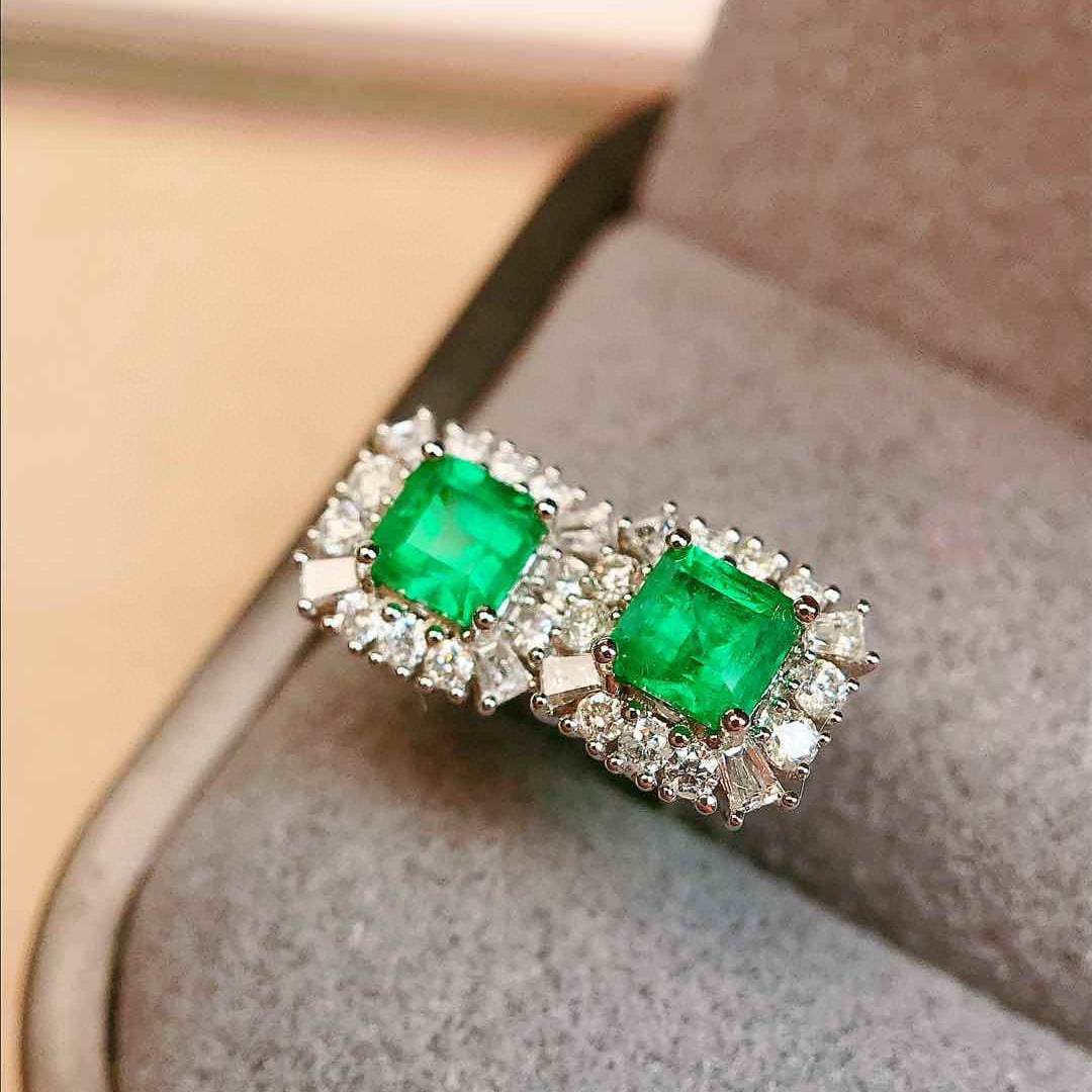 14k Gold 1.12 Ctw Vivid Green Natural Emerald & Diamond Earrings - 2