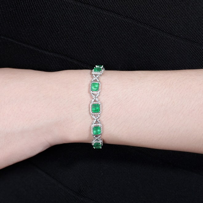 14k Gold 9.05 Ctw Natural Emerald & Diamond Bracelet - 8