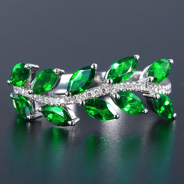 14k Gold 1.48 Ctw Vivid Green Natural Tsavorite & Diamond Ring - 4