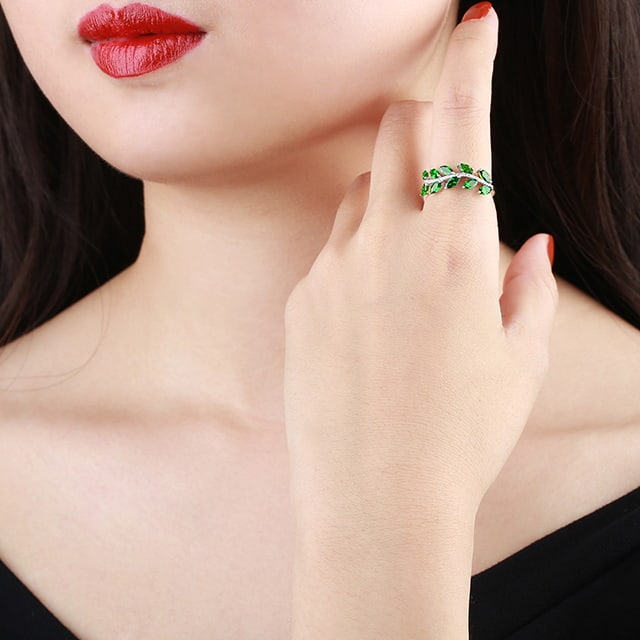 14k Gold 1.48 Ctw Vivid Green Natural Tsavorite & Diamond Ring - 5