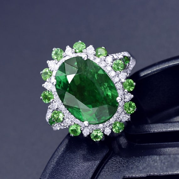 14k Gold 6.40 Ctw Natural Tsavorite & Diamond Ring - 2