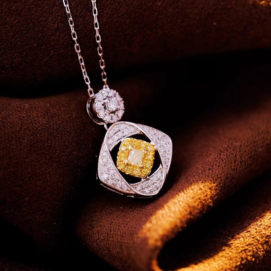 14k Gold 0.40 Ct Natural Color Diamond Necklace - 7