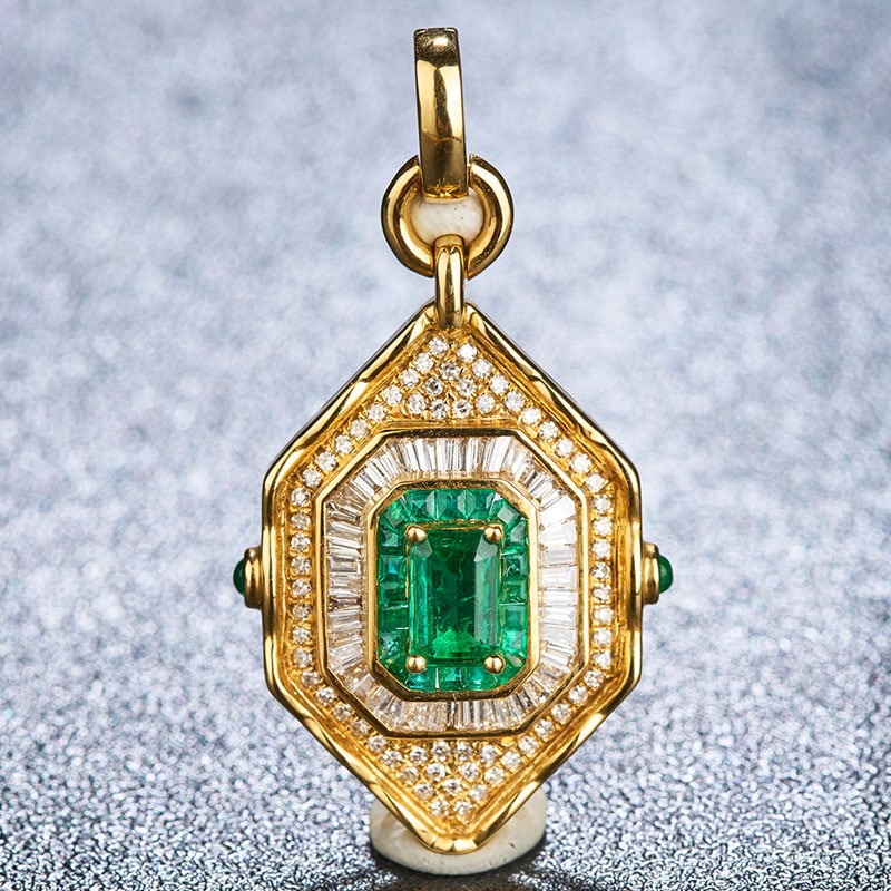 14k Gold 0.69 Ctw Vivid Green Natural Emerald & Diamond Pendant( Without Chain ): Ref:230939189 // gold content:14k gold // main gemstone:emerald // shape:octagonal // carat weight:0. 28ct // color:vivid green // treatment:natural // // adjacent gemstone 2 : diamond // shape:multip