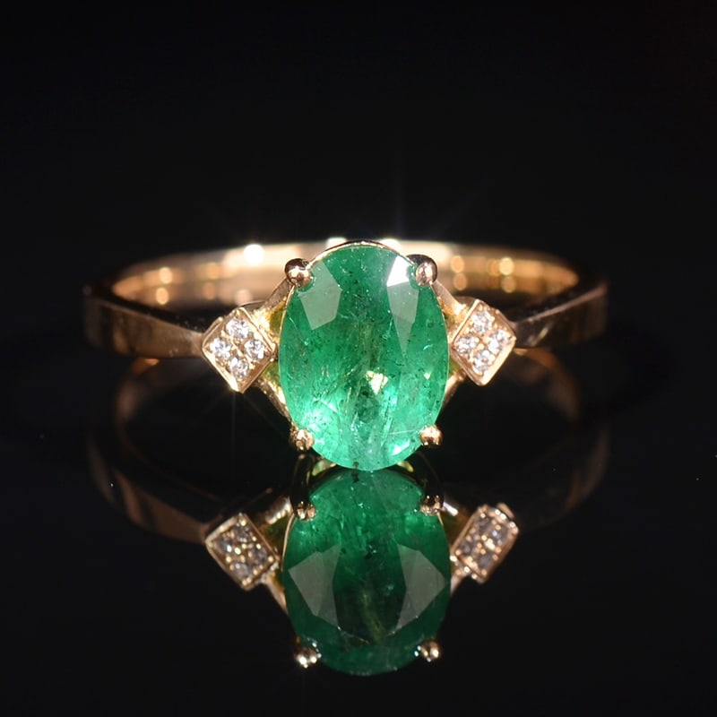 14k Gold 1.17 Ctw Natural Emerald & Diamond Ring: Ref:230939194 // gold content:14k gold // ring size:7. 25us // // main gemstone:emerald // shape:oval // carat weight:1. 15ct // color:green // treatment:natural // // adjacent gemstone 2 :