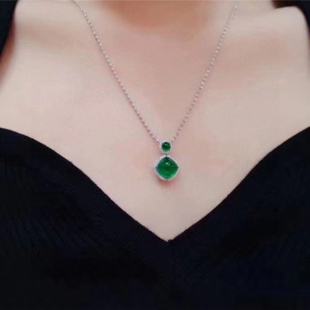 14k Gold 6.38 Ctw Vivid Green Natural Emerald & Diamond Pendant( Without Chain ) - 3