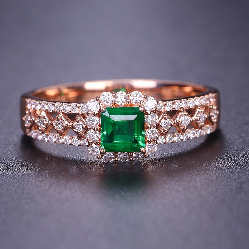 14k Gold 0.69 Ctw Natural Emerald & Diamond Ring: Ref:230940004 // gold content:14k gold // ring size:7. 25us // // main gemstone:emerald // shape:octagonal // carat weight:0. 4ct // color:green // treatment:natural // // adjacent gemstone 2 :