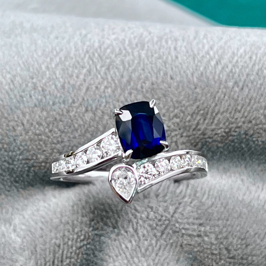 14k Gold 2.12 Ctw Natural Sapphire & Diamond Ring - 3