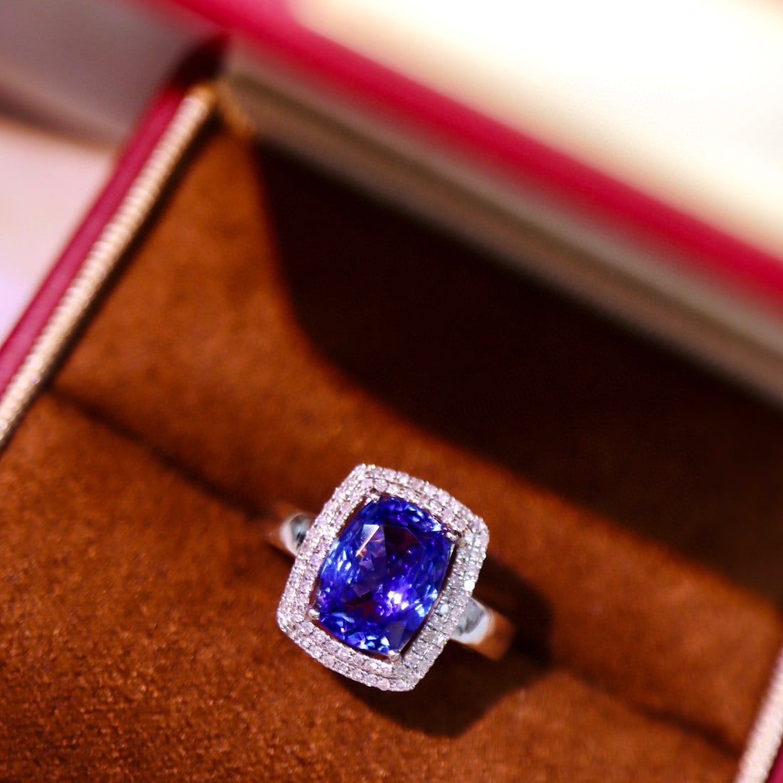 14k Gold 3.37 Ctw Natural Tanzanite & Diamond Ring - 4